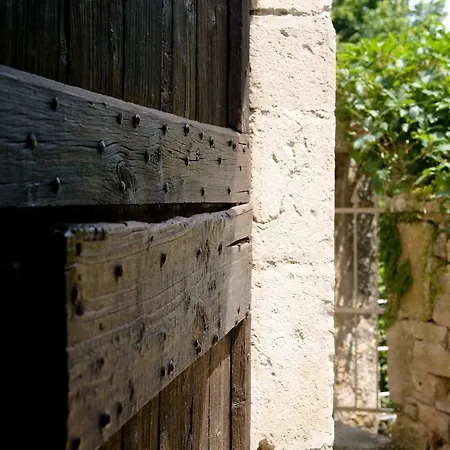 Holiday home Belle Maison De Maitre - Piscine Et Jardin Prives - Au Coeur Du Village Medieval De - 4 Personnes - Garage